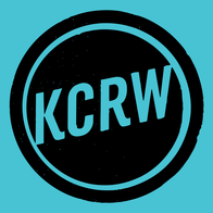 Logo de KCRW 89.9 FM