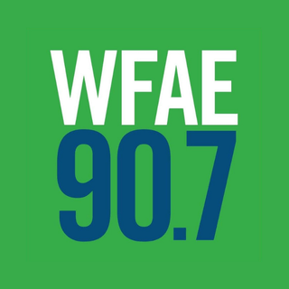 Logo de WFAE 90.7 FM